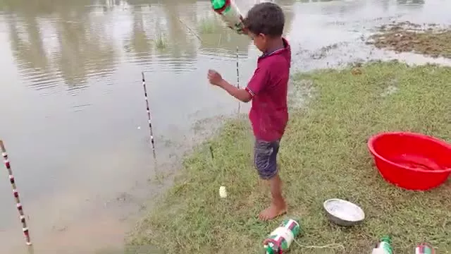فیلم مستند ماهیگیری بزرگ توسط کودک با قلاب دستی