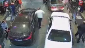 دانلود فیلم جنجالی برخورد بد پلیس با یک راننده در پمپ بنزین