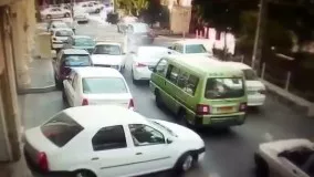 رانندگی عجیب در تهران. این دیوانه فکر می کنه داره GTA بازی میکنه