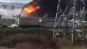 فیلم/ وقوع یک آتش سوزی بزرگ در یکی از پالایشگاه های نفت
