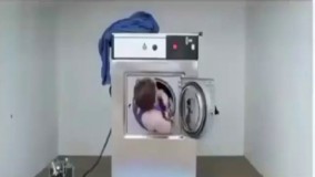 مردی که خودش را داخل ماشین لباسشویی شست!