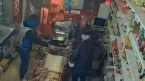  فیلمی از سرقت‌های مسلحانه سوپرمارکت‌های غرب تهران