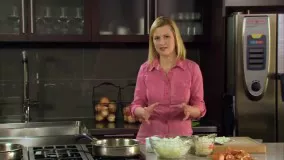 آشپزی با آنا اولسون-6  روش کاراملیدن پیاز (ساختن شیره کاراملی از پیاز)