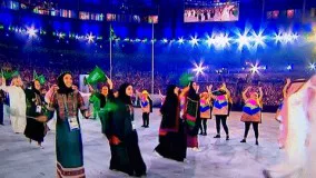 زنان عربستانی در رژه المپیک با لباس سنتی این کشور