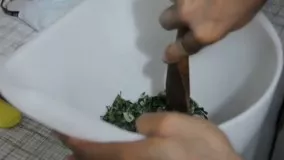 کوکو سبزی با گردو و زرشک