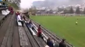 استادیومی عجیب که قطار از کنار زمین عبور میکنه