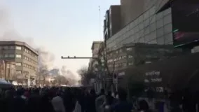 لحظاتى پس از ریختن ساختمان پلاسكو - آتش سوزى تهران
