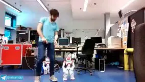 اینم عاقبت فرار مغزها؛ استاد ایرانی رشته رباتیک به ربات‌هایی که طراحی کرده رقص  ایرانی یاد داده