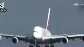 فیلم/ ️وقتی توفان بزرگ‌ترین هواپیمای مسافربری دنیا را پس می‌زند