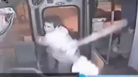  کتک خوردن خفن خنده دار دزد ناشی از راننده اتوبوس زیرک!