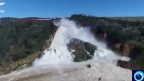 سر ریز آب سد در کالیفرنیا