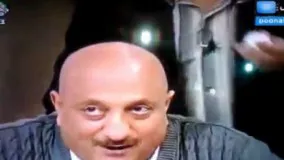شکستن تخم مرغ روی سر مسعود روشن پژوه آنتن زنده تلویزیون