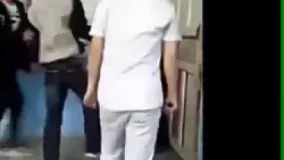 کتک خوردن معلم در چین !!! 