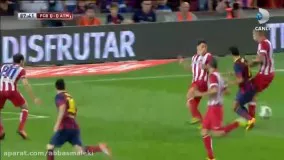 لیونل مسی در بازی دیشب بارسلونا پنالتی را به تیر دروازه زد