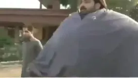 شخصی ک تو ویدیو ملاحظه میکنین خان بابا از پاکستان هستن ، وزنش 440 کیلو برآورد شده !!