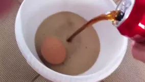 تخم مرغ در کوکا کولا 