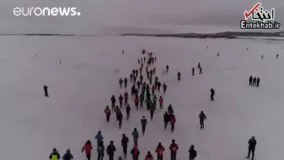 فیلم/ مسابقه ماراتن چینی‌ها بر روی دریاچه یخ زده