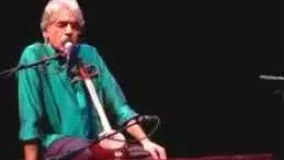 ویدیو اشک‌های کیهان کلهر در کنسرت آمستردام در سوگ از دست‌رفتگان زلزله کرمانشاه