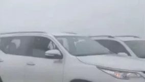 فیلم/ لحظه برخورد کامیون با چندین خودرو در تصادف زنجیره‌ای در ابوظبی 