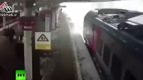 فیلم/ سقوط ناگهانی برف بر روی قطار در ایستگاه مسکو