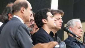 Homayoun Shajarian in Meshkatian Exequy - همایون شجریان در مراسم ختم پرویز مشکاتیان - قاصدک