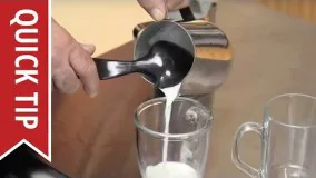 فرم دادن شیر برای کاپوچینو