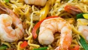 How To Make Shrimp Chow Mein - آموزش درست کردن غذای چینی نودل و میگو