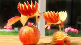 چگونه سیب را به شکل پرنده در آوریم
