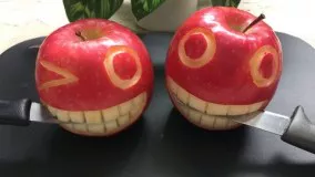Art in Apple cutting -میوه آرایی سیب