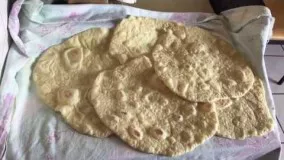 پخت نان لواش ایرانی در خانه 