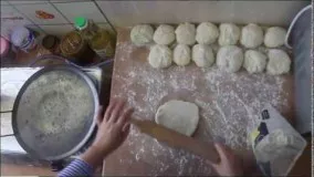 طرز تهیه نان لواش در خانه در 7 دقيقه