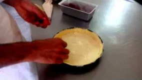 کیک اسفنجی میوه ای