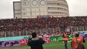 جشن بازیکنان و هواداران نساجی مازندران بعد از برتری مقابل فجر سپاسی