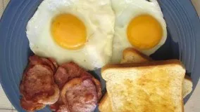 آشپزی مدرن -- آموزش درست کردن بیکن و تخم مرغ برای صبحانه-