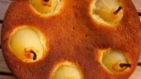 Almond Cake with Poached Pear کیک بادام با گلابی
