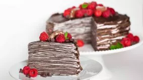 کیک شکلاتی و رزبری