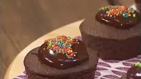 آموزش شیرینی پزی-تهیه کاپ کیک شکلاتی