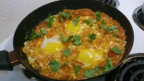 آشپزی آسان-طرز تهیه تخم مرغ و بادمجان