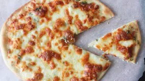 آشپزی مدرن-تهیه پیتزای سیر در خانه