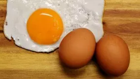 آشپزی ساده-۲ روش نیمرو کردن تخم مرغ با پخت کامل سفیده 