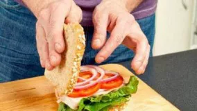 آشپزی آسان - آموزش درست کردن و خوردن ساندویچ