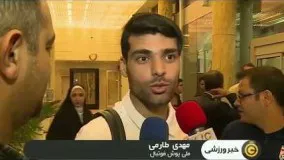 مصاحبه با کارلوس کی‌روش و بازیکنان تیم‌ ملی ایران در استقبال پرشور مردم در فرودگاه