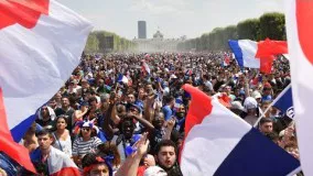 شادی مردم فرانسه در پاریس پس از قهرمانی در جام جهانی 2018 روسیه