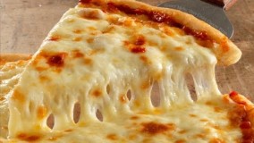 طرز پيتزا درست كردن-از سراسر جهان 15-با پنیر زیادی!