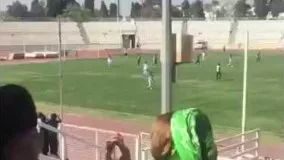 هواداران تیم فوتبال زنان قشقایی شیراز در لیگ برتر زنان فوتبال ایران