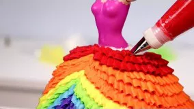 ایده تزیین کیک تولد دخترونه به شکل عروسک