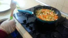 آشپزی ایرانی - ماهی شکم پر با سبزیجات و گرد - leevim vida