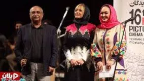 پوشش مجرمانه چند بازیگر در جشن حافظ: مردم به مانتوهای ملکه ای در ایران اعتراض کردند21