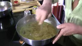 آشپزی ایرانی -تهیه کوکوی بادمجان-33