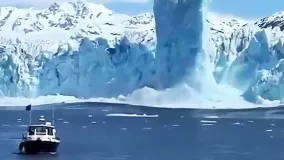 لحظه وحشتناک جدا شدن قطعه ای بسیار بزرگ از یخچال طبیعی